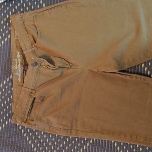Gloria Vanderbilt Rail Straight jeans in light tan